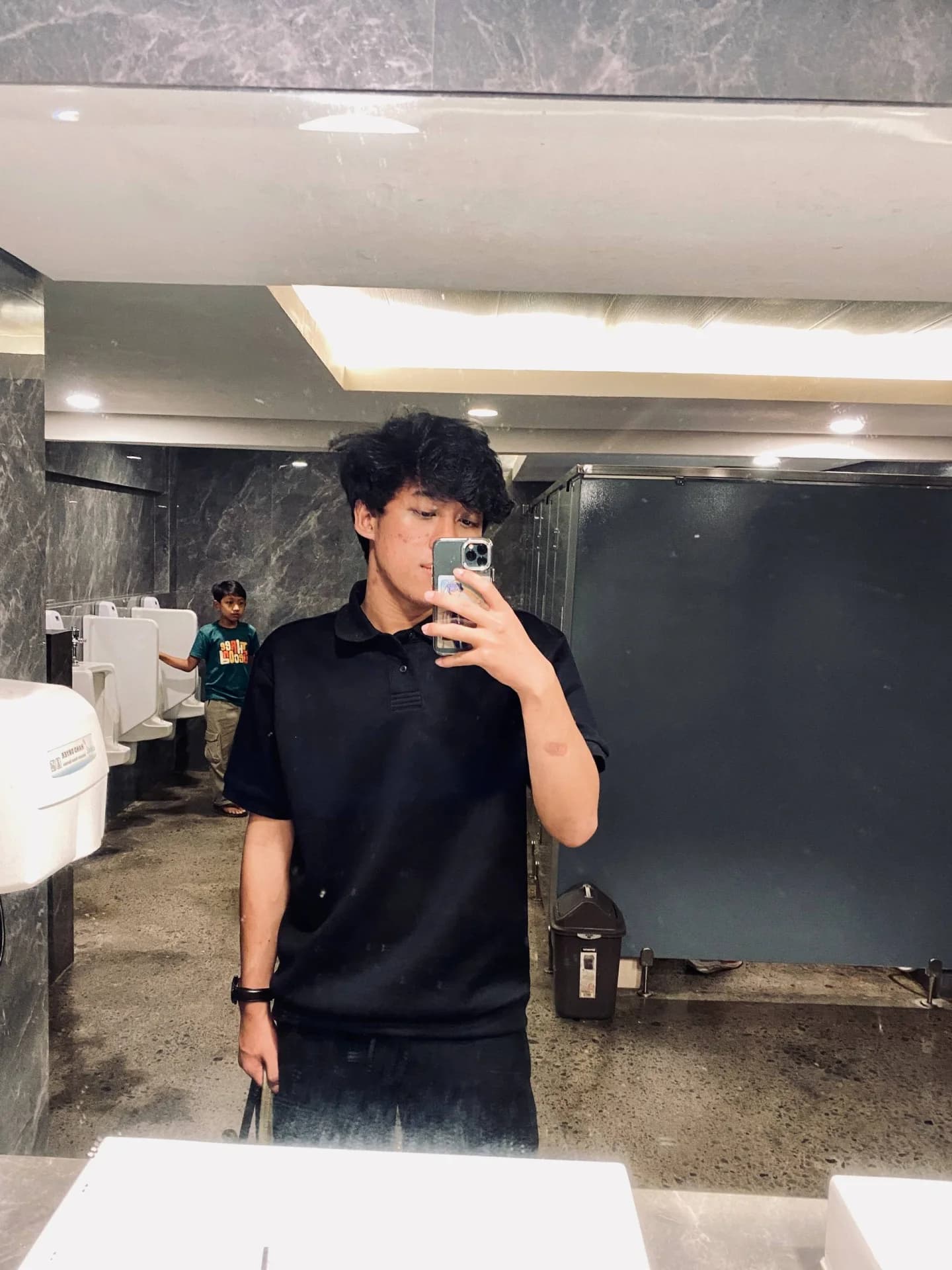Zaky Irsyad Rais taking a mirror portrait